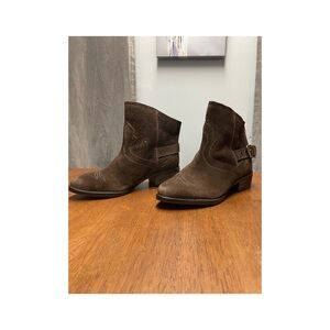 Women’s Brown Western Style Suede Ankle Boots